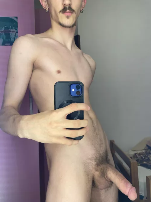 22 if you’re fit masc and show face hit me up