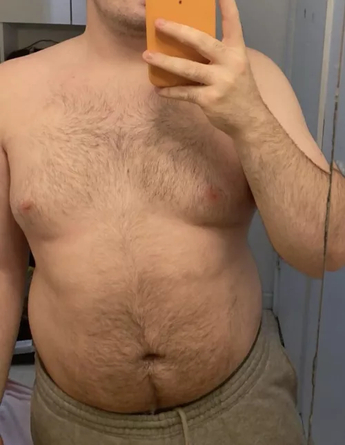 23 [m4m] Danbury FWB- looking to suck your toes and cock