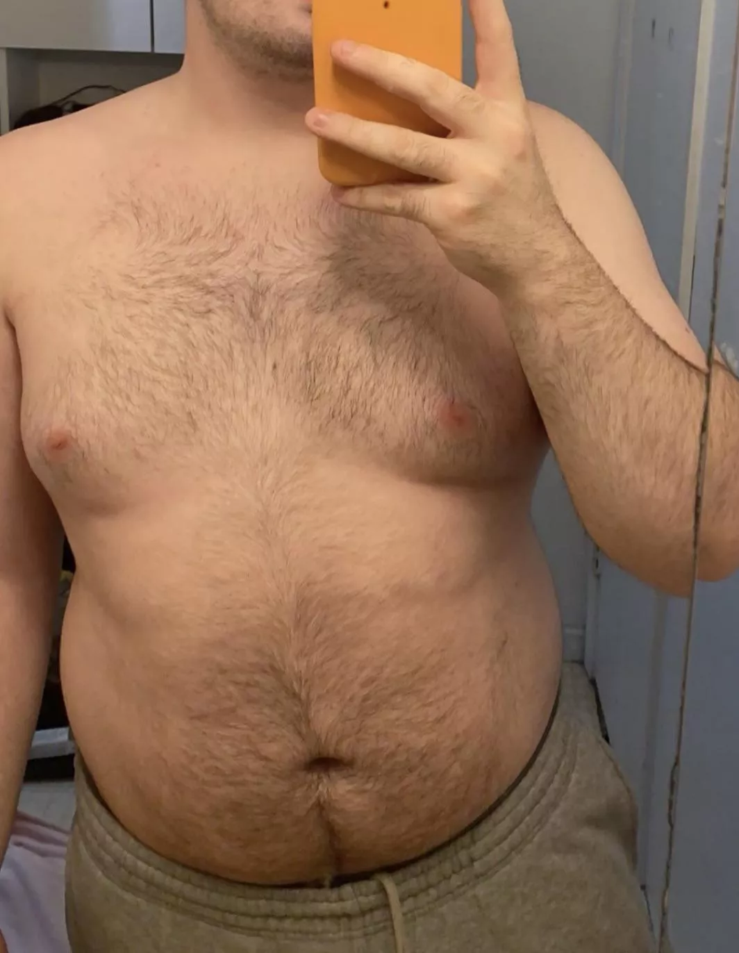 23 [m4m] Danbury FWB- looking to suck your toes and cock