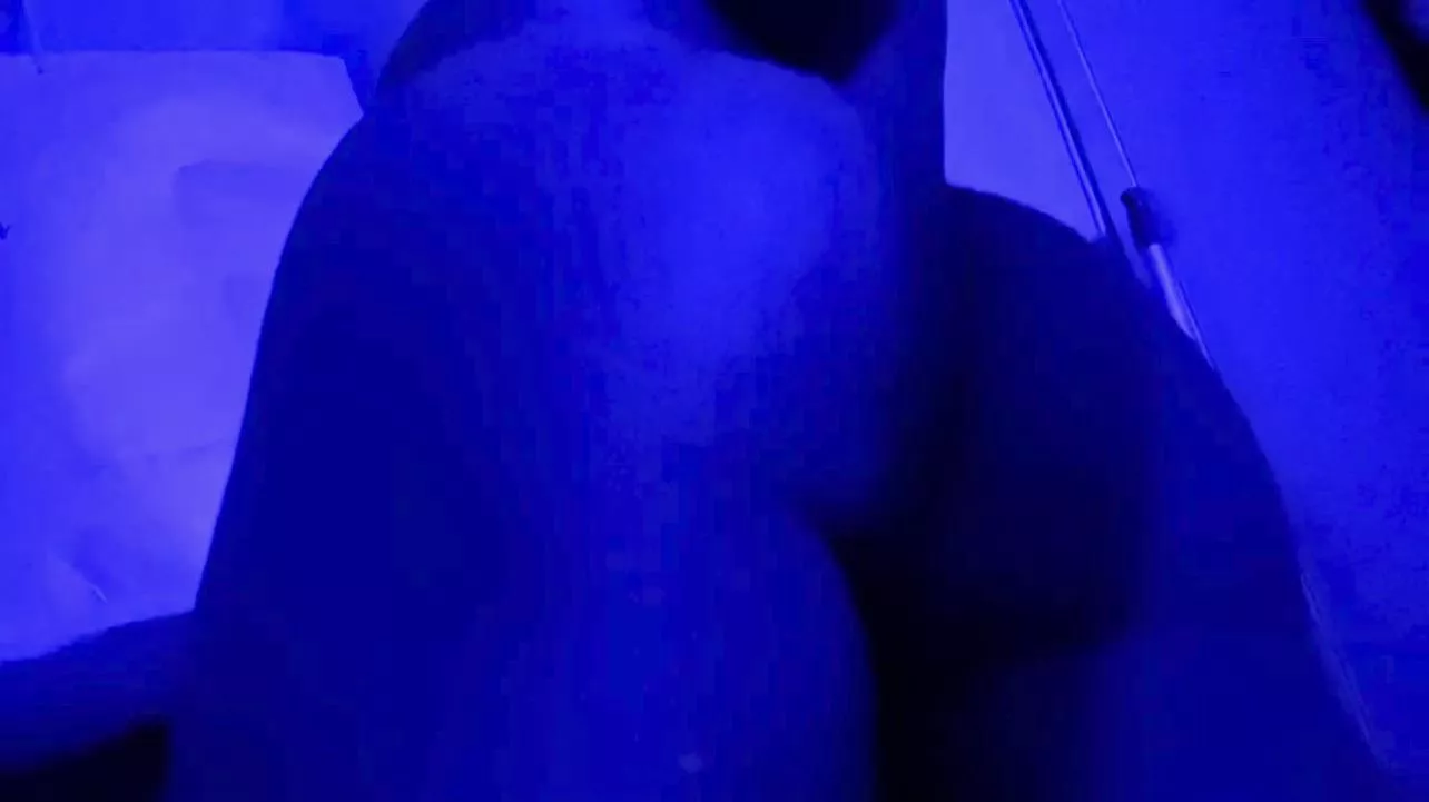 25 [m4m] Bergen county hmu if u have a big dick and wanna throat fuck me or use my little creamy hole tonight and send a dick pic