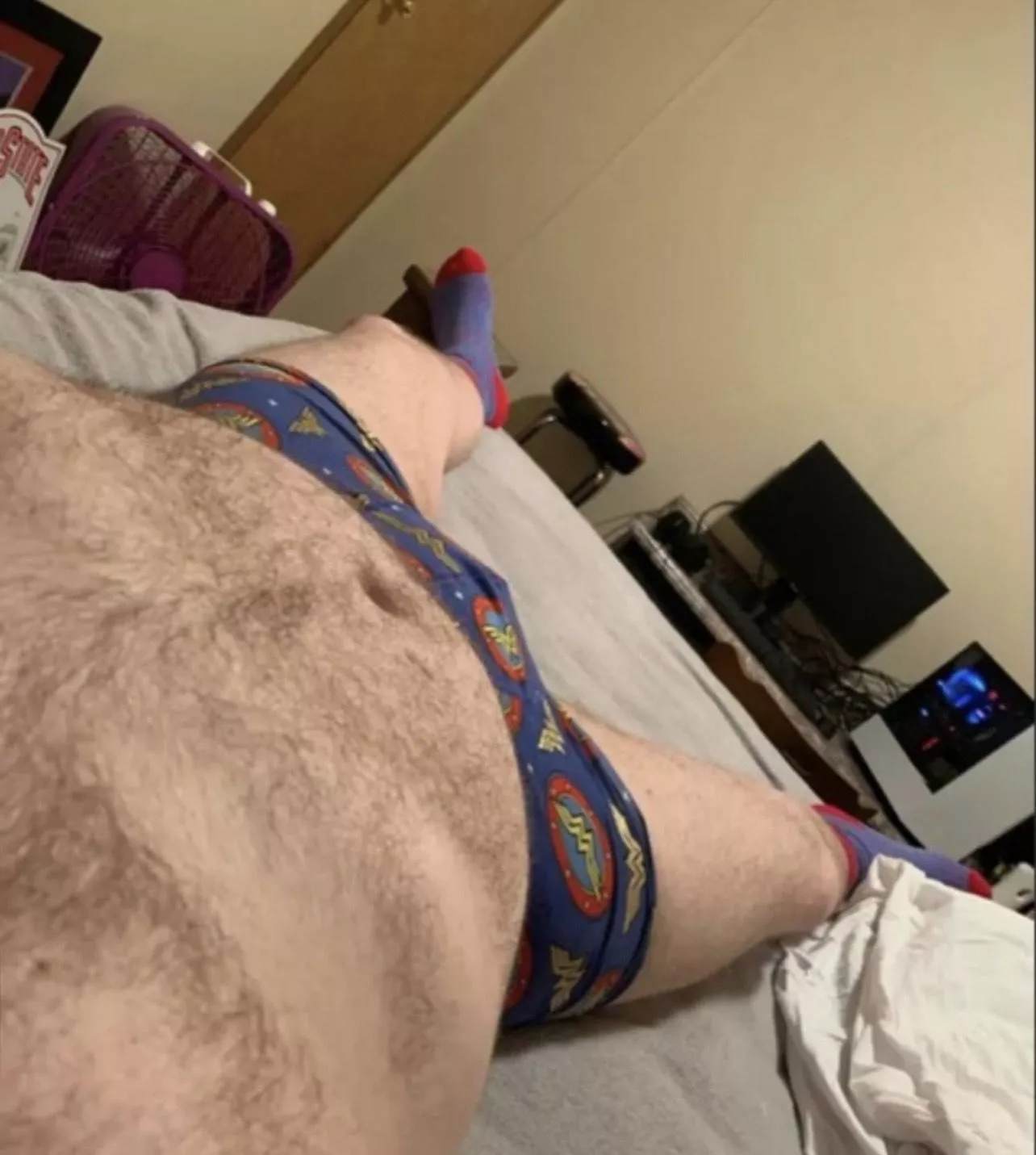 33 [m4m] Looking to swallow and can't host