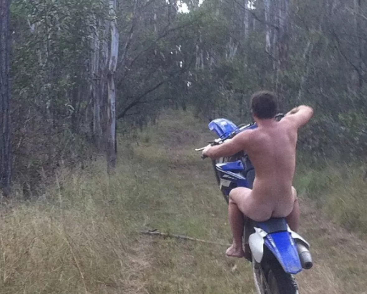 57yo wm looking for country/masculine bros…👌🏻👌🏻👌🏻