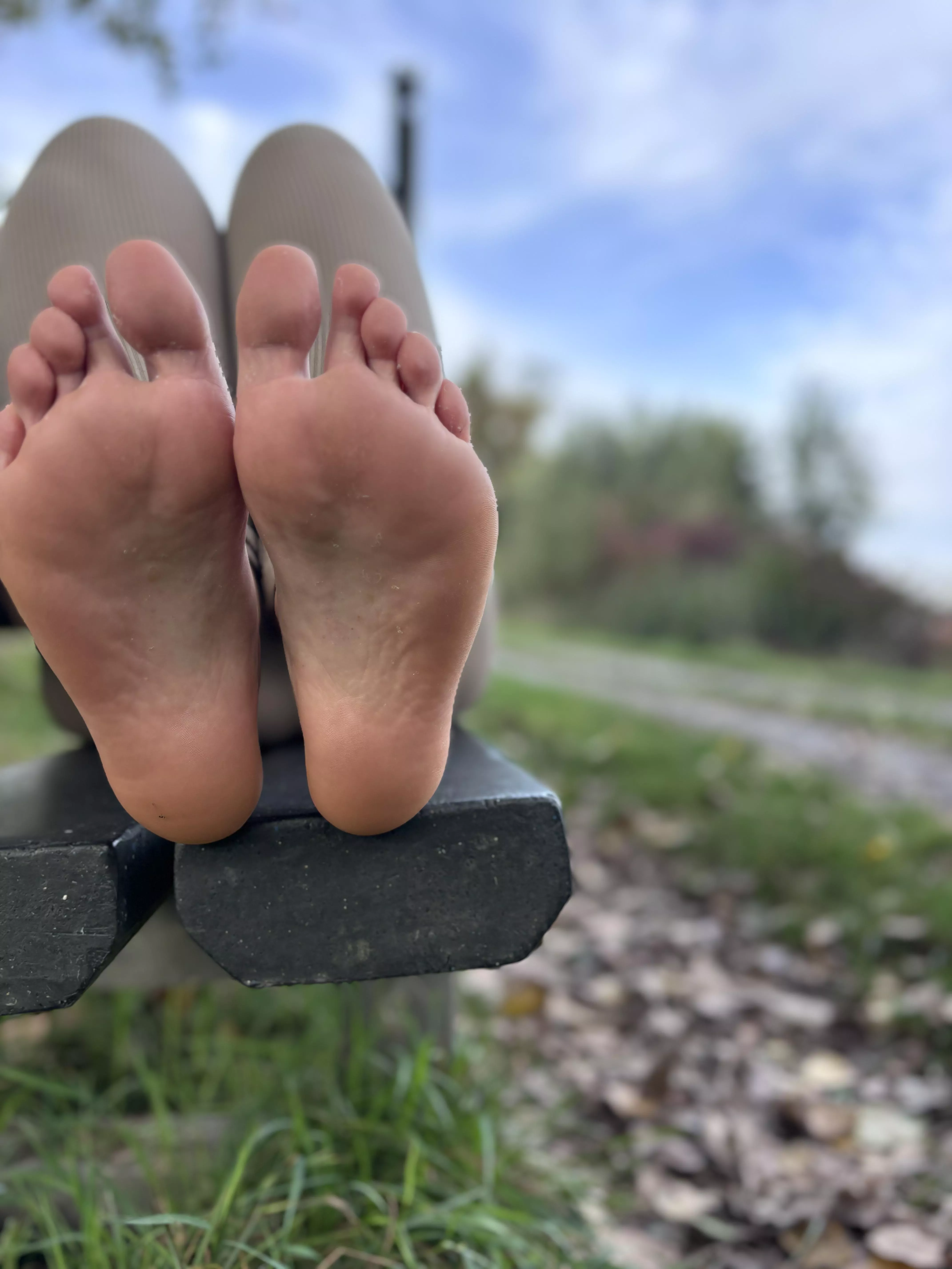 a new day to pamper my feet. Would you like to give me a massage? Oc