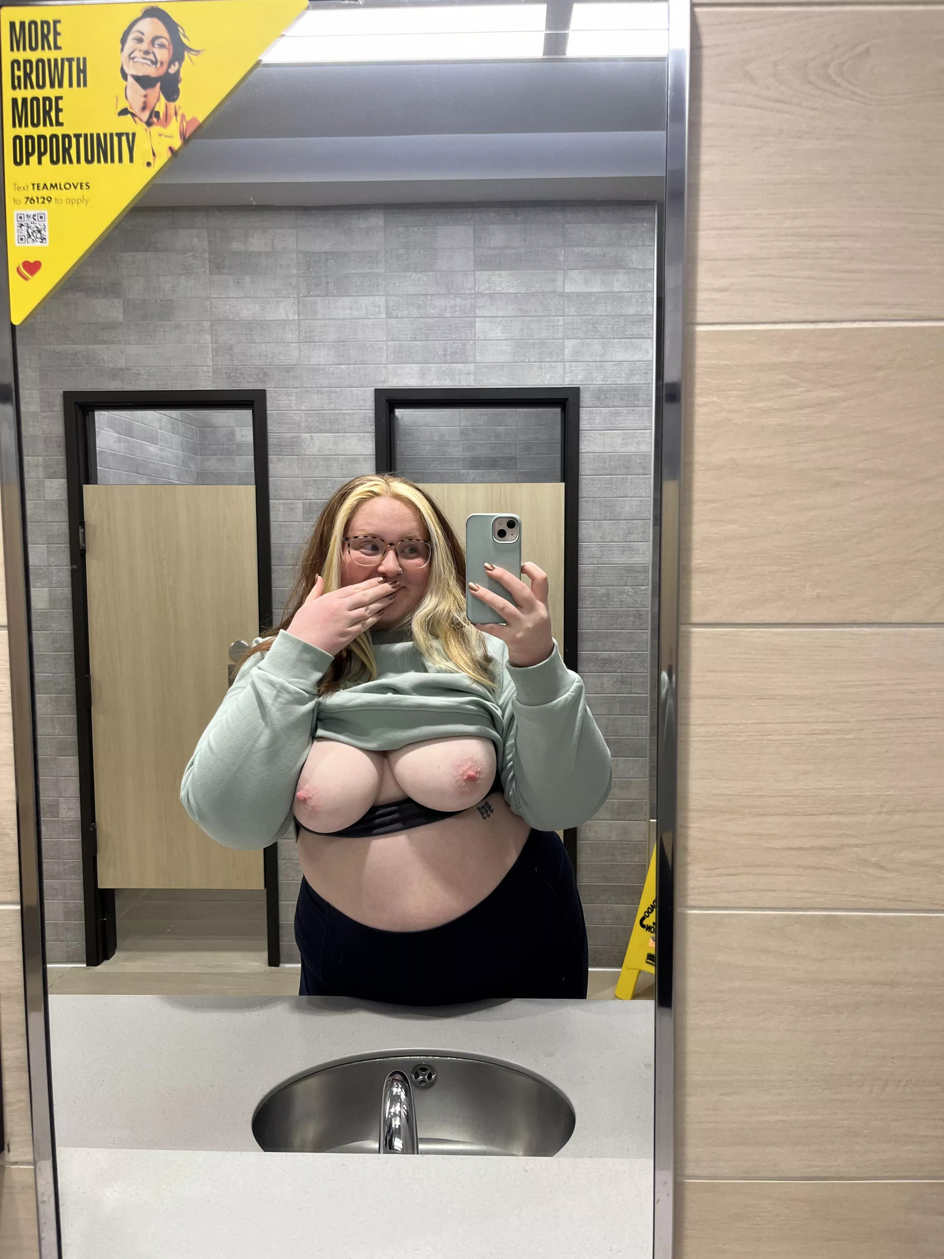 a truck drivers dream : public titties 