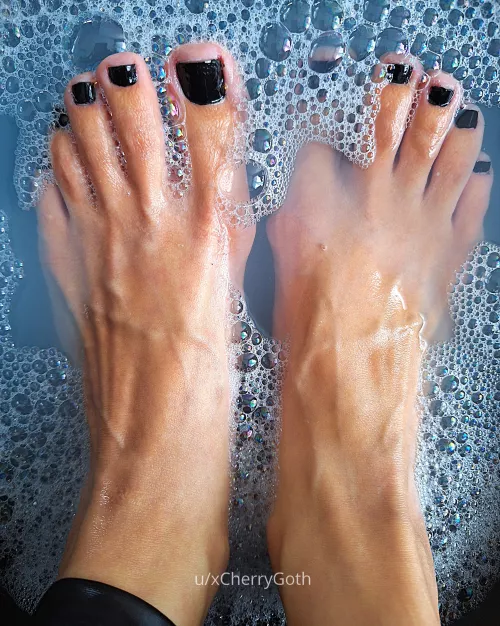 All clean and ready for a good lick 👅💦