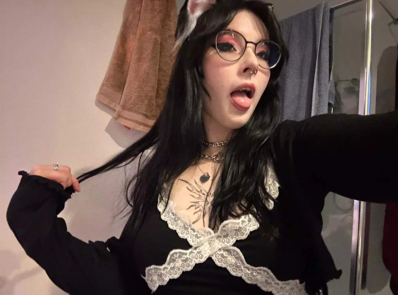 Begging to purr on your lap 