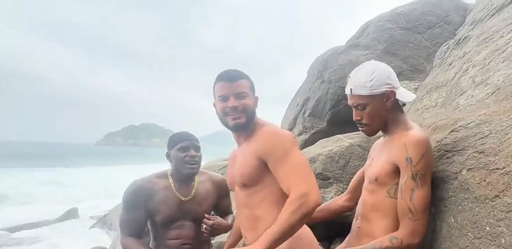 Candid photography before going to 'beach'. Hold on, why my friends have such a expression. 