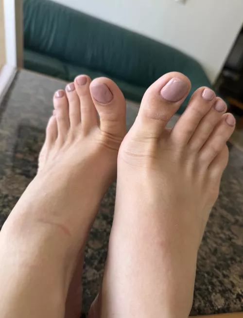 Caress my toes with your gentle kisses