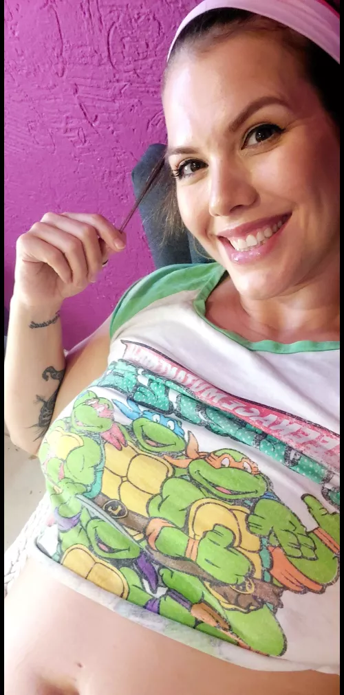 Chillin' in my favorite old tee