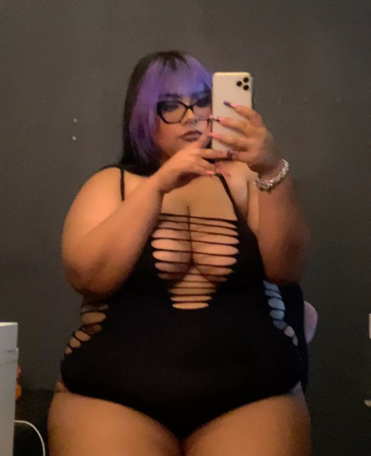 Come let me ruin you 🖤