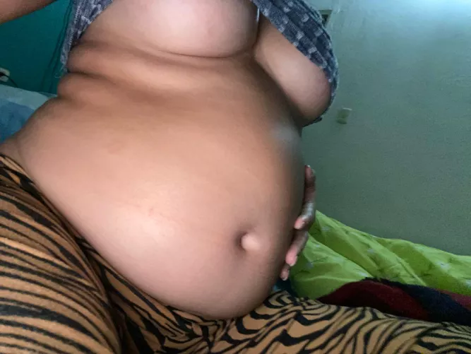 Do you like my cute belly 🍟🍕🌭custom content 