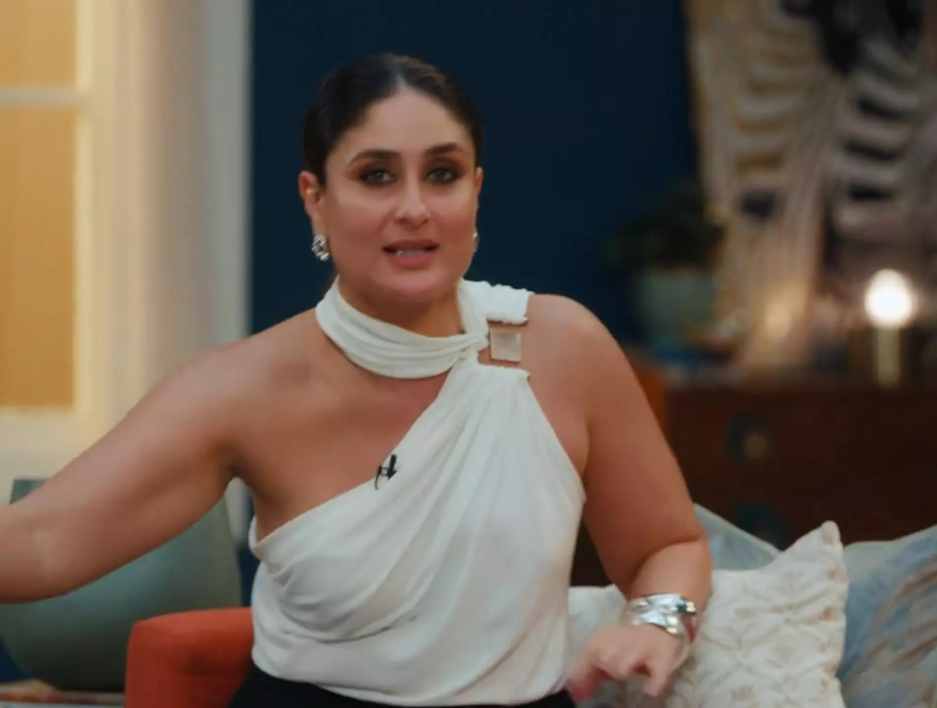 F4f looking for submissive females to do a lesbian rp with mistress Kareena. You must feed 