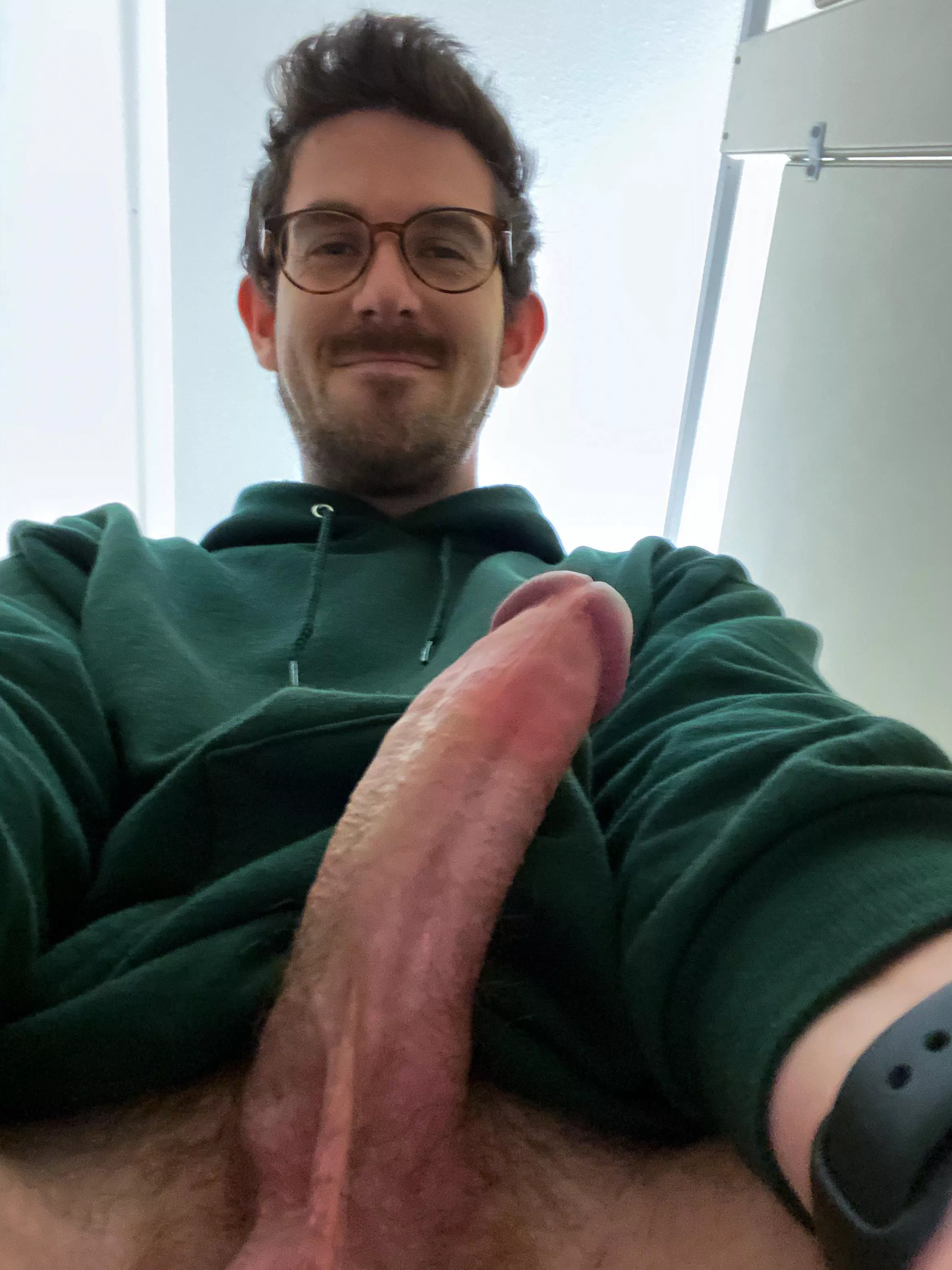 Feeling sexy today! DMs are welcome 😊