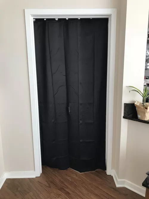 Gloryhole open Wynwood - young hung males pull up.