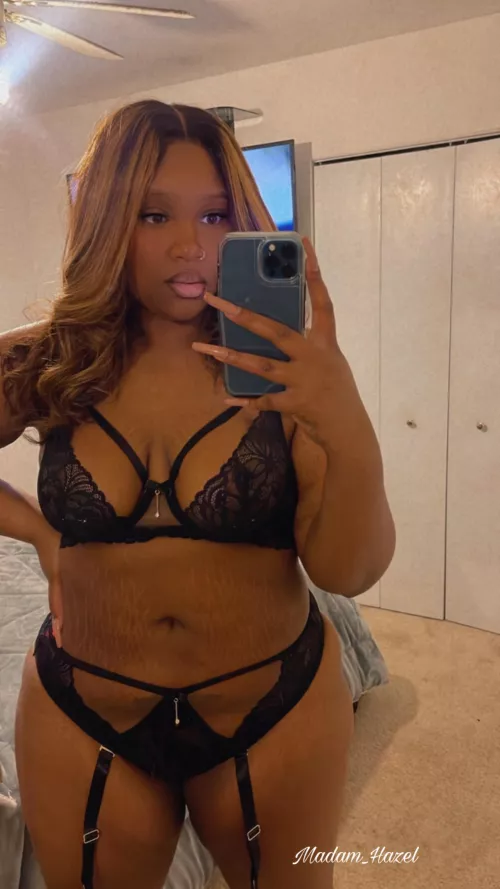 Going broke for hot ebony goddess and hand fuckin is your only purpose in life 