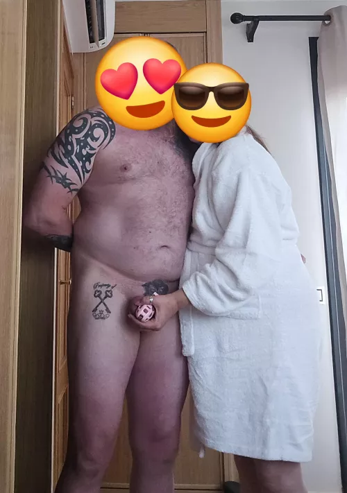 Greetings from our holidays. And an airport safe vacation cage