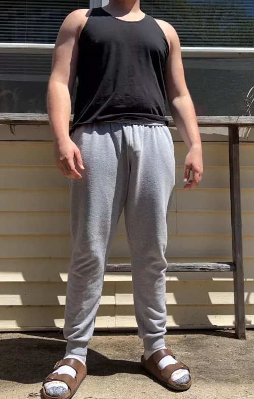 Headed to the grocery store and freeballing as a public service to all the diligent bulge watchers out there 🫡 I’ll keep doing my part! 