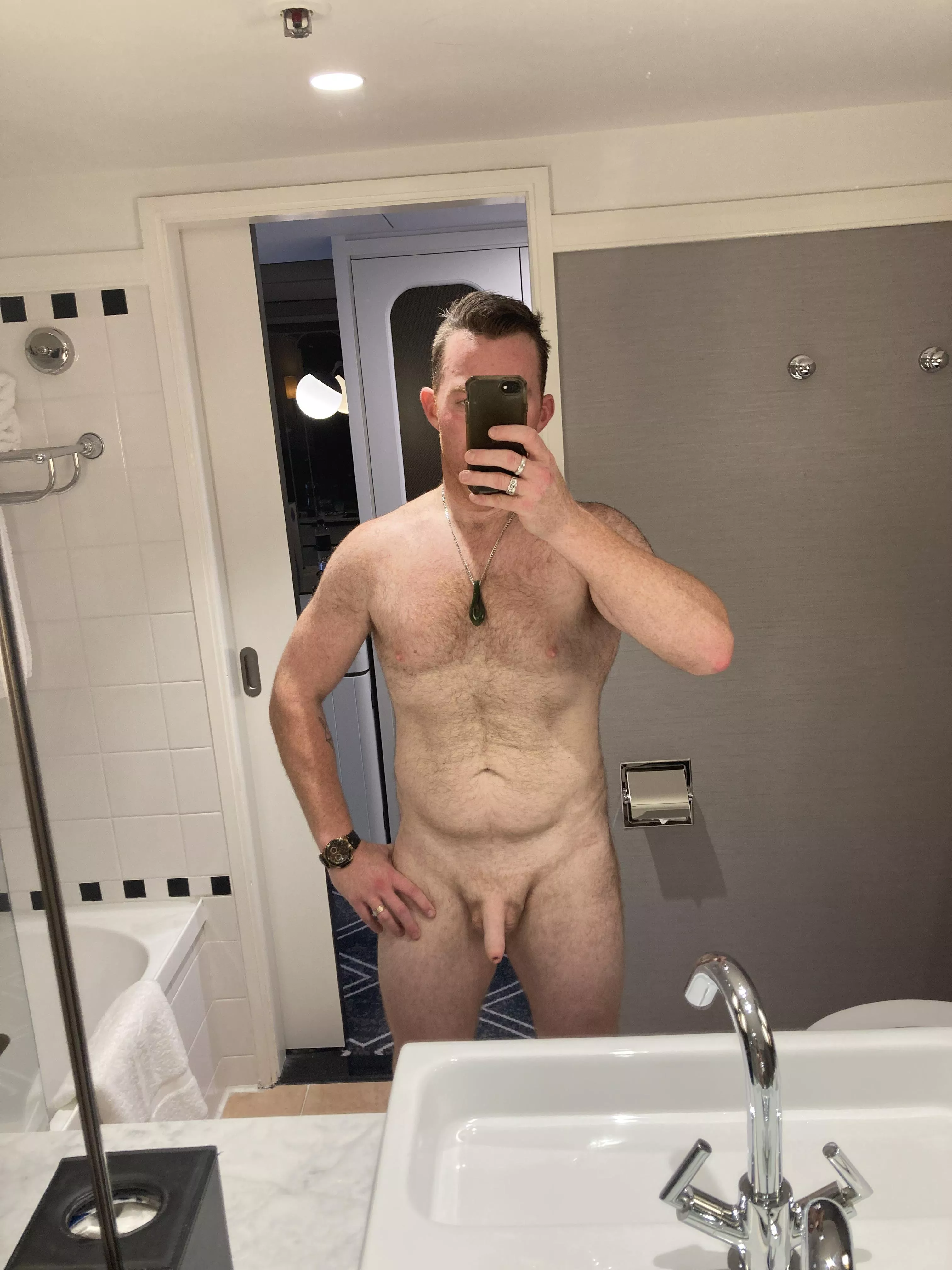 Hot and sweaty hotel selfie after a run 