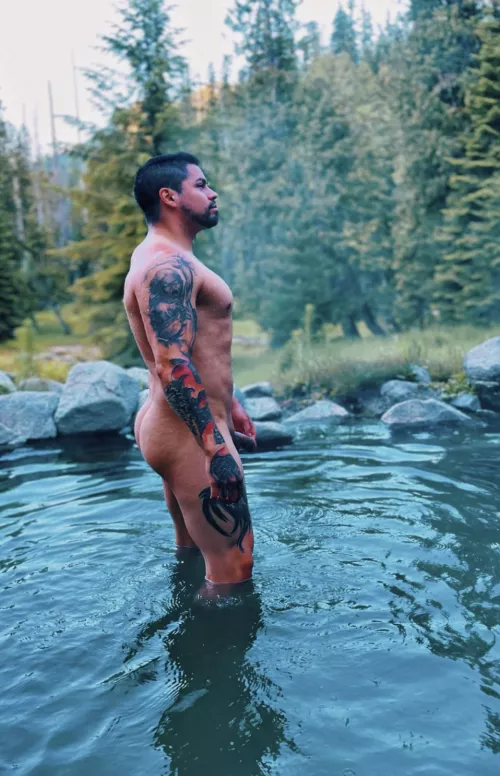 Hot springs in the middle of no where 