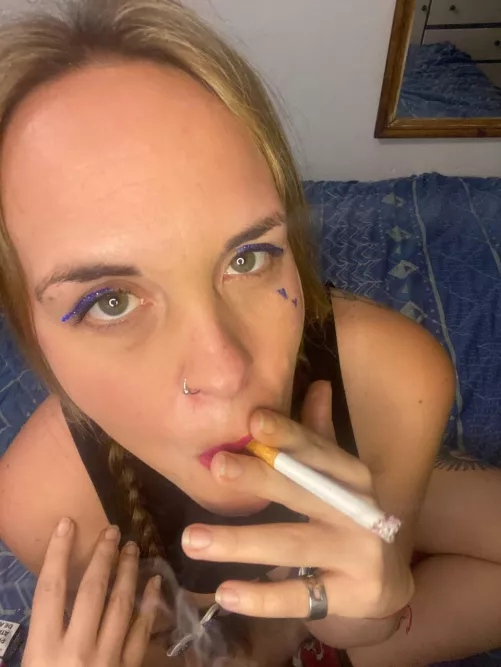 How much do men like it when a woman smokes while you fuck her?