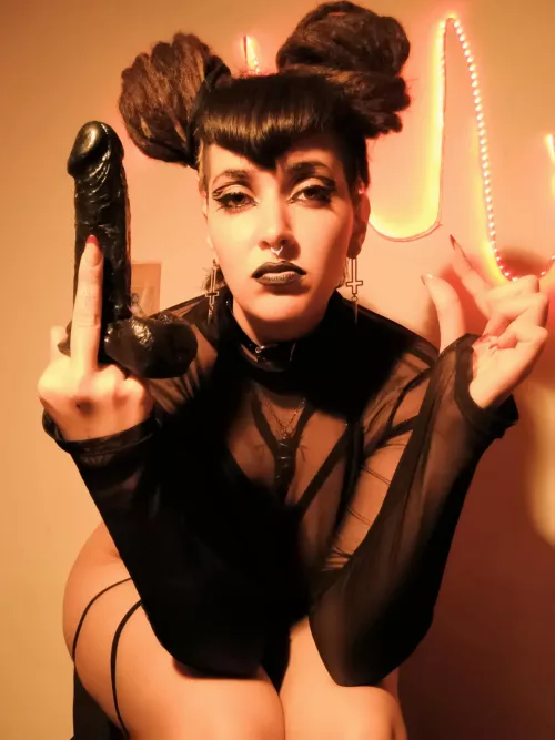 How small is it? Should I use a microscope? 🤔