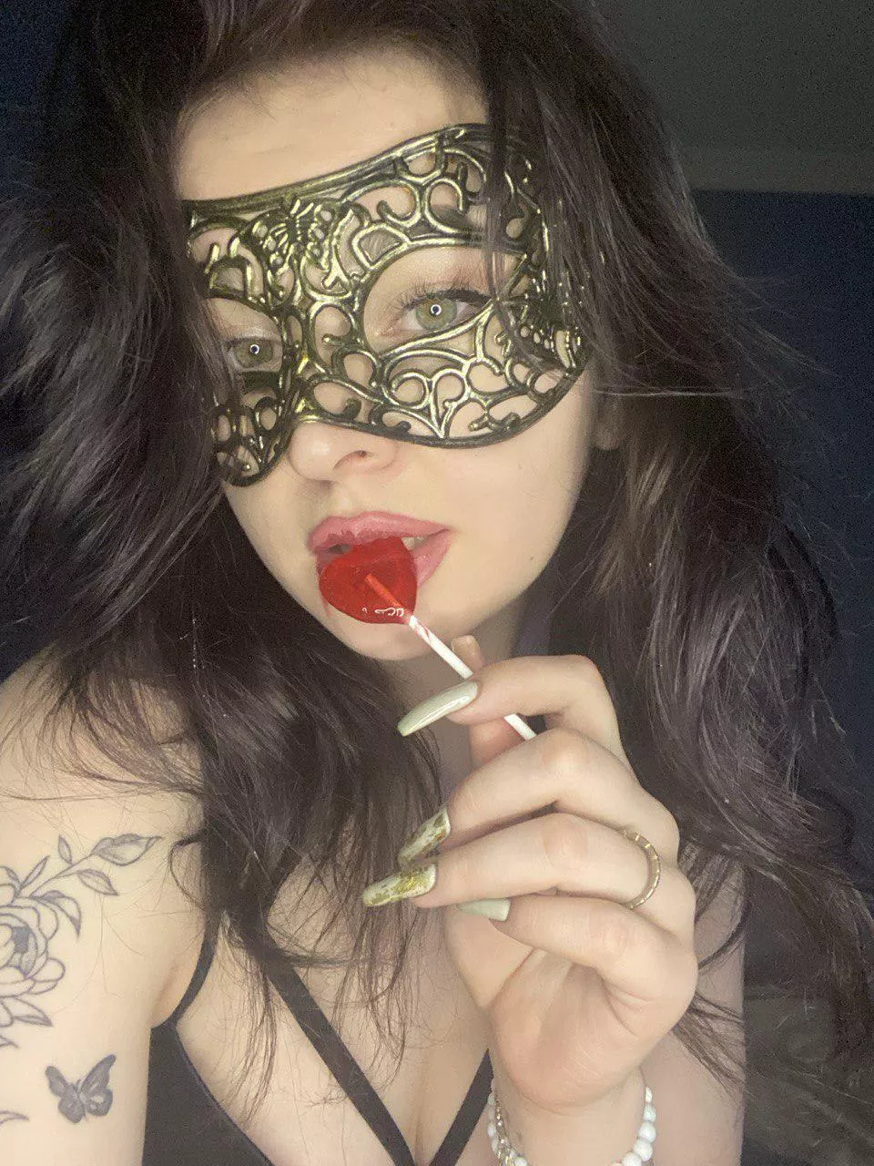 I can be a strict mistress or an obedient slut, whichever you prefer?