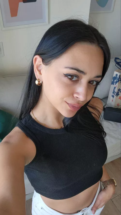 I feel like this crop top was meant for my petite body