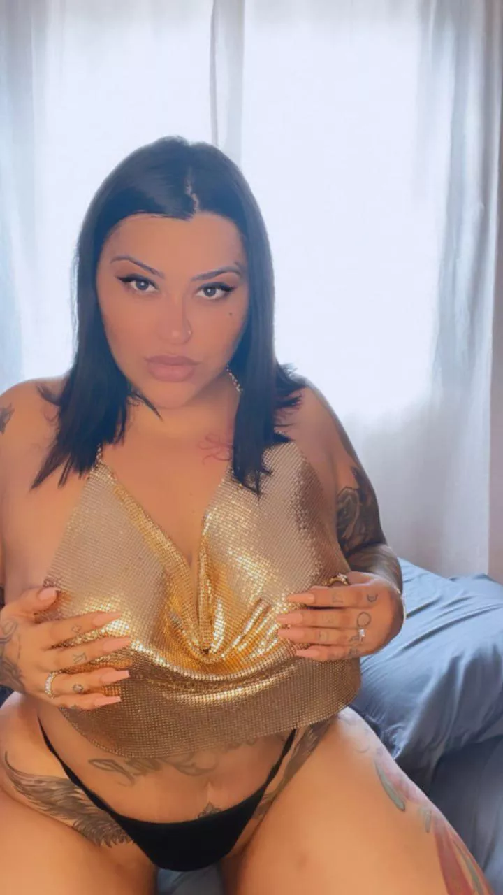 I like to surprise people with my sexy body
