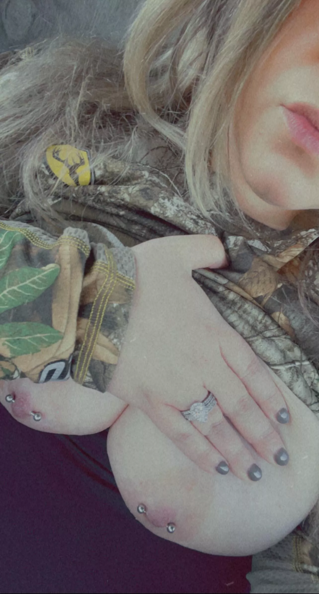 I love showing off my boobs ☺️