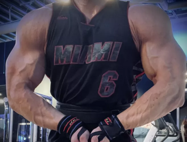 I need a cashpig to pay for my wife's wedding dress