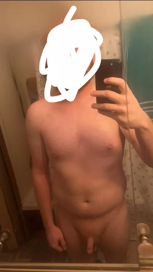 I need a guy who’s like 5’8” or shorter, love a short guy to contrast my 6’1” build, soon to be sexier as I lose more weight 😜