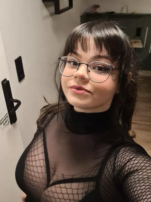 I want Halloween nail money 😌