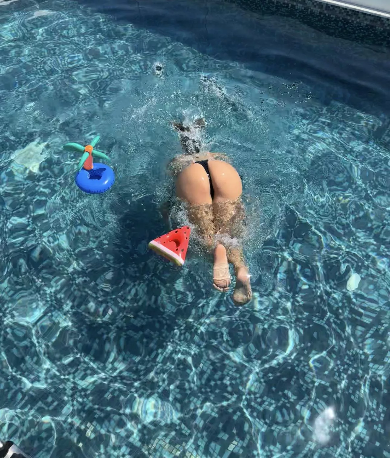 I want to experience getting pounded in a public pool 