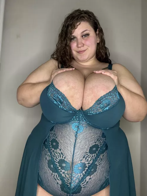 I’m available for fetish friendly cam! 
