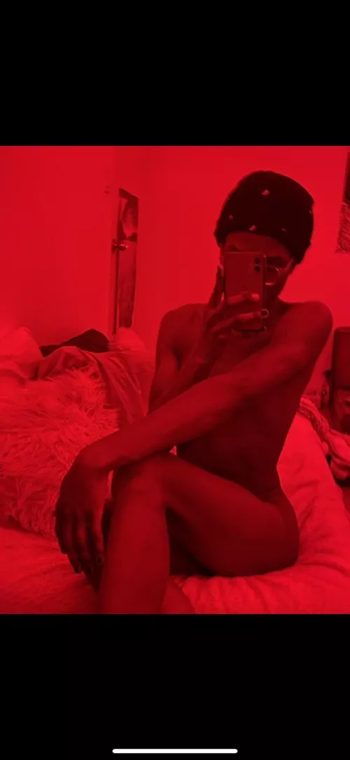 I’m bored talk to me in my dms<3