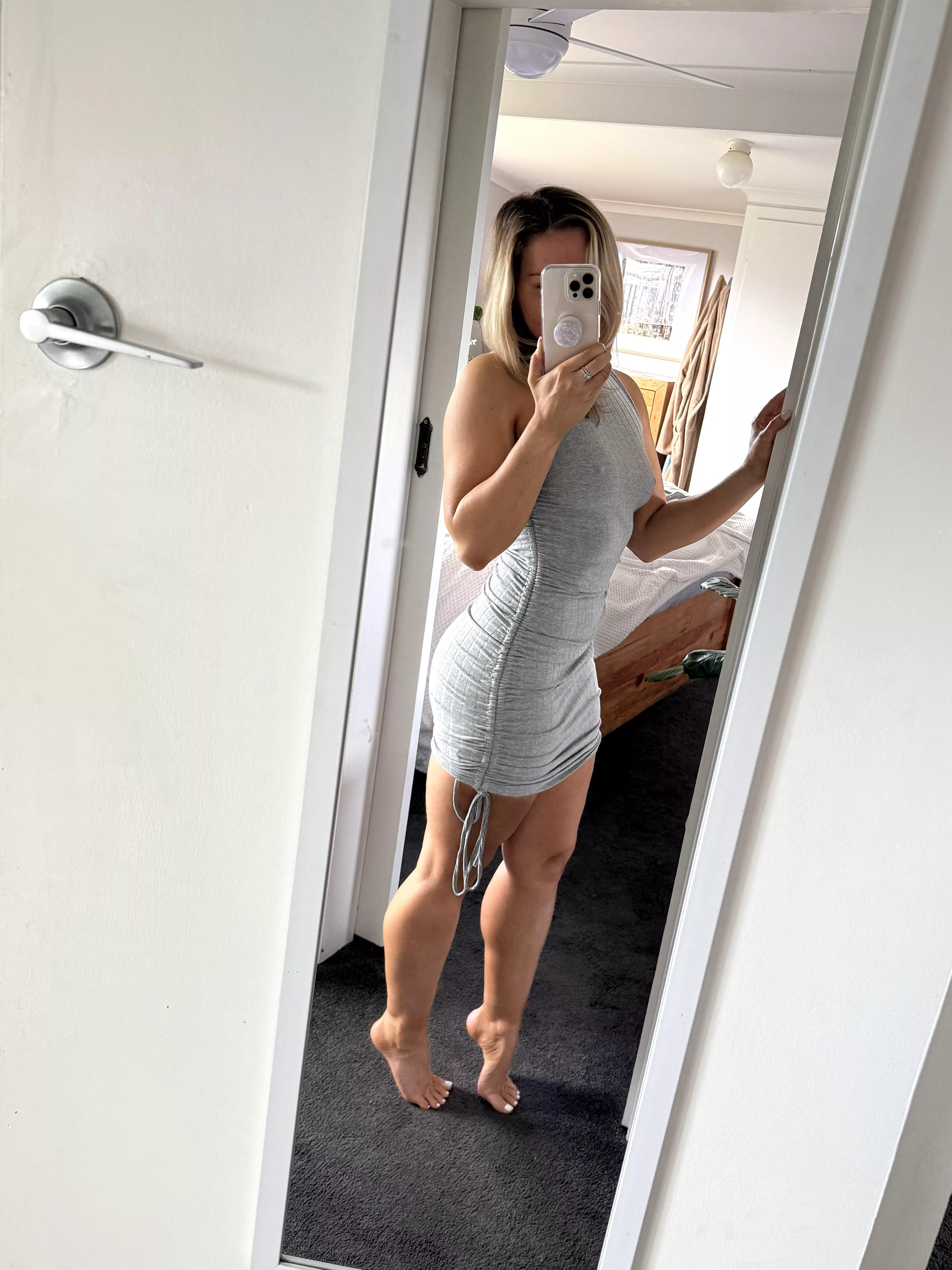 I'm not really great at captions... please lick and kiss my feet.