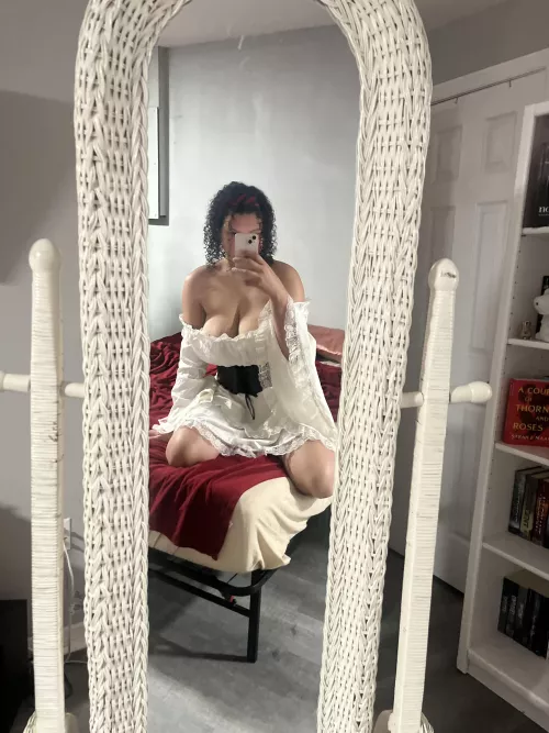 I'm trying to find the perfect Halloween costume, what do we think of this one? 🎃