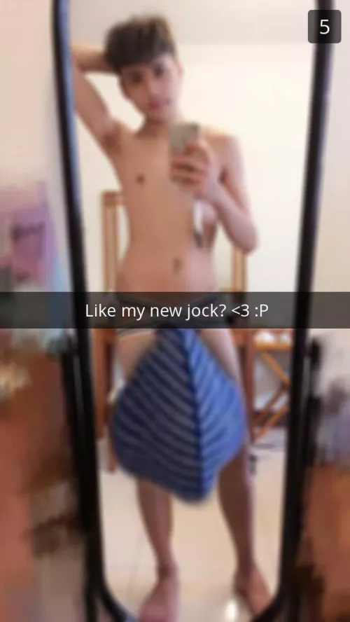 My Asian twink boyfriend just sent me this while at work! Looks like I gotta rush home early to watch that bulge bounce while he rides me!