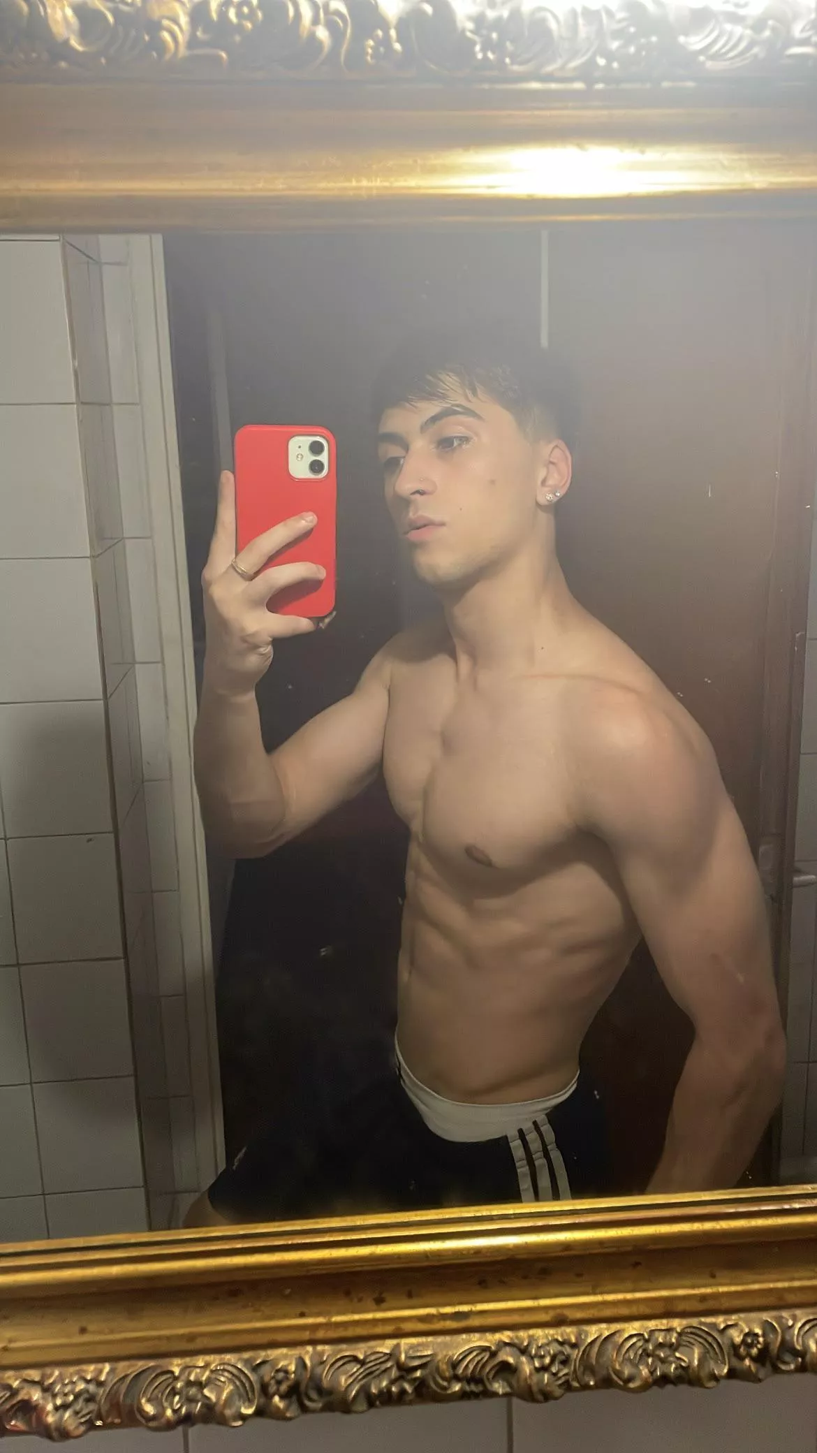 My name is Felipe and I am 20 years old 😈🫦