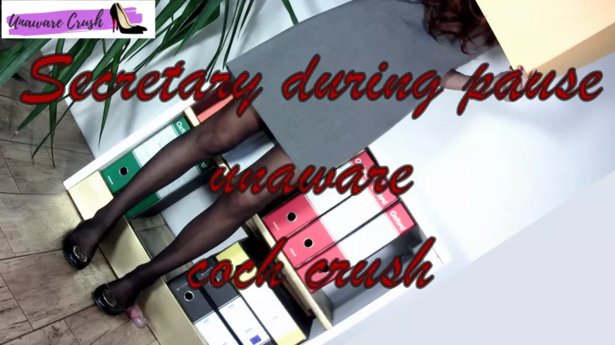 new unaware cock crush video