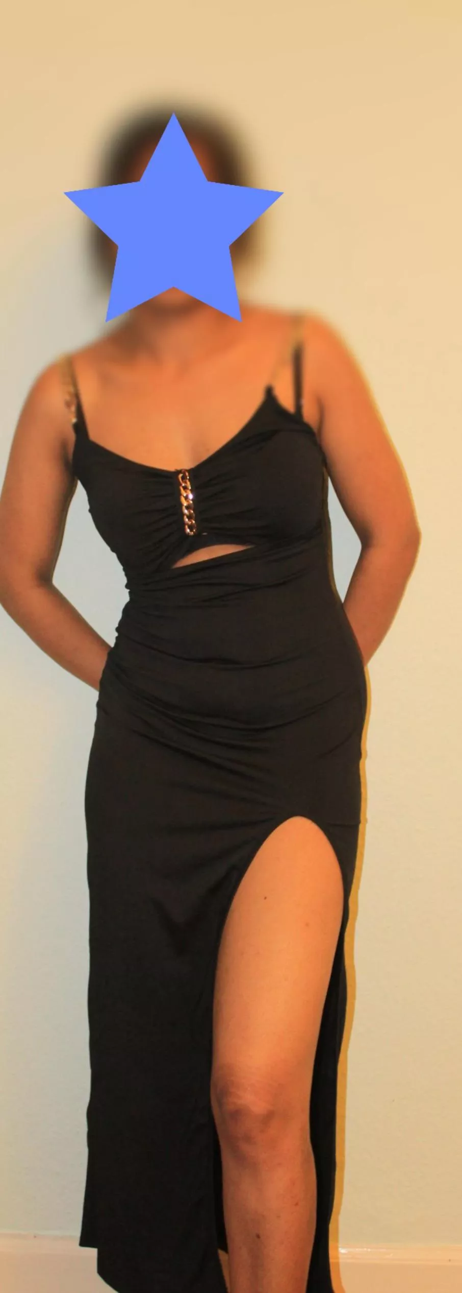 Party with known married South Indian couple. No sexual intentions. Let’s see where it goes. 