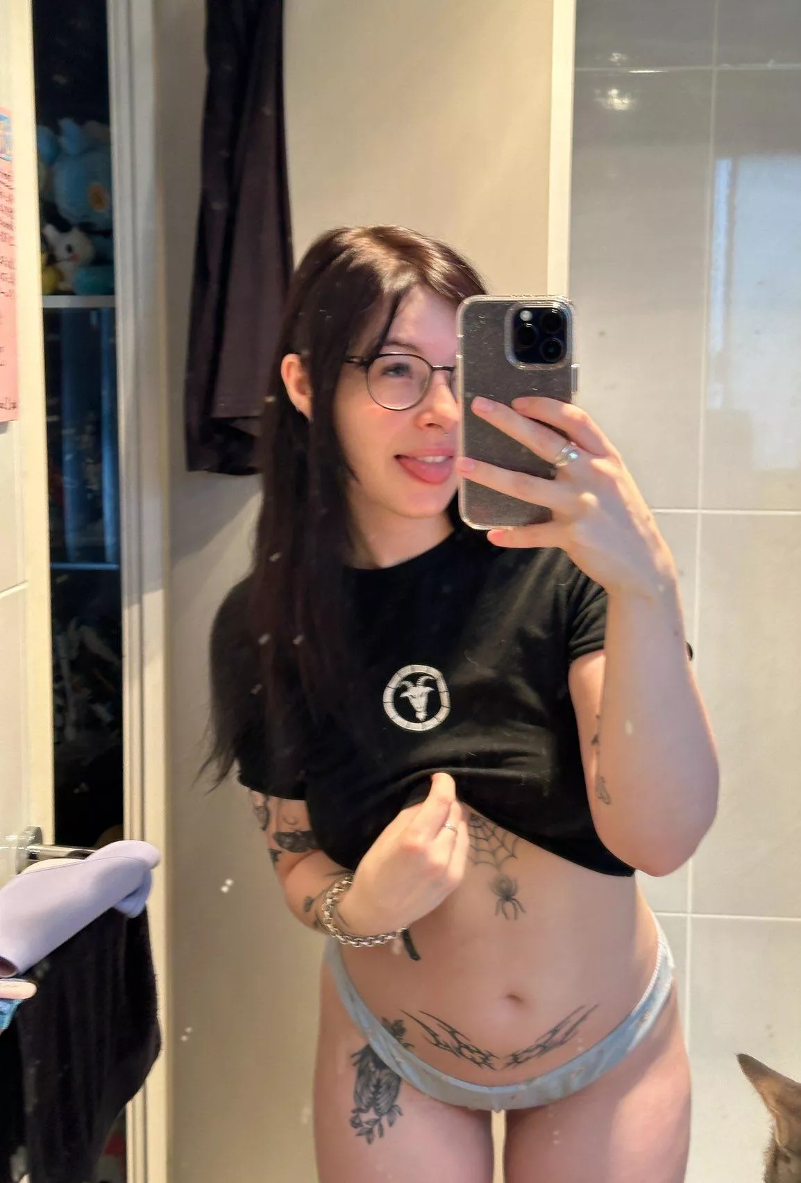 pretty little goth girl wants you