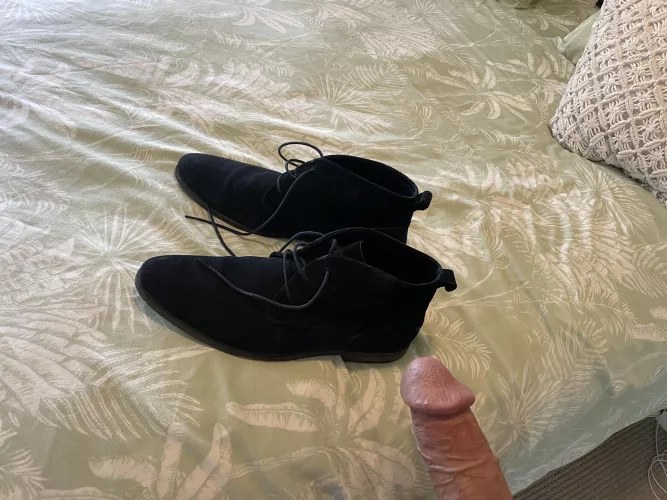 Progress on the dad bod hasn’t been great lately, so I bought some fancy shoes to divert attention. 
