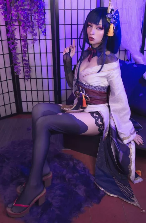 Raiden Shogun cosplay by (Shiroktsne) 