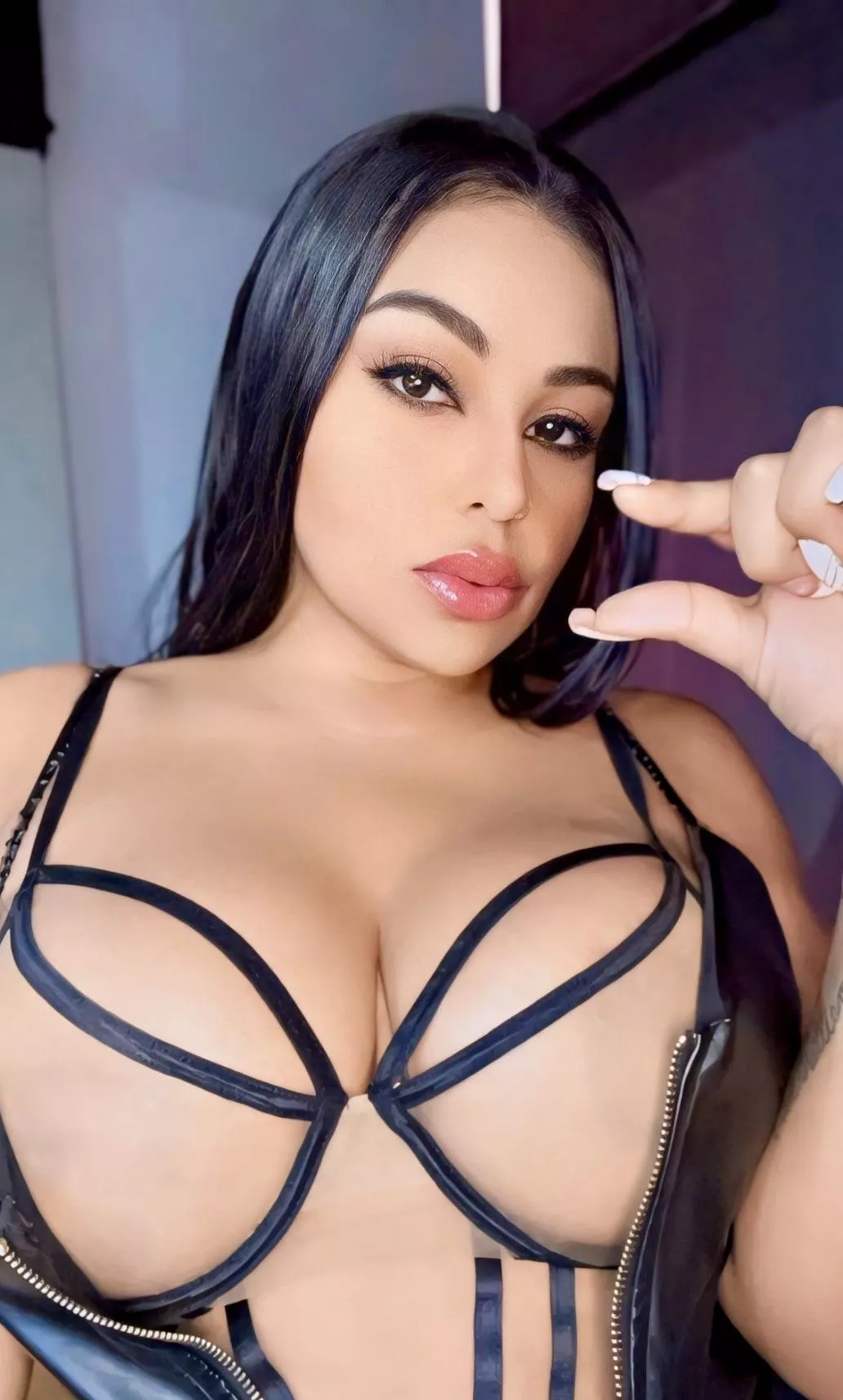 Say “Me Mommy” if you’re under 7 inches . I’ll give you a small peepee task immediately. NO KIDDIN