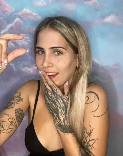 Say yes and upvote if you're little and below 7 inches	