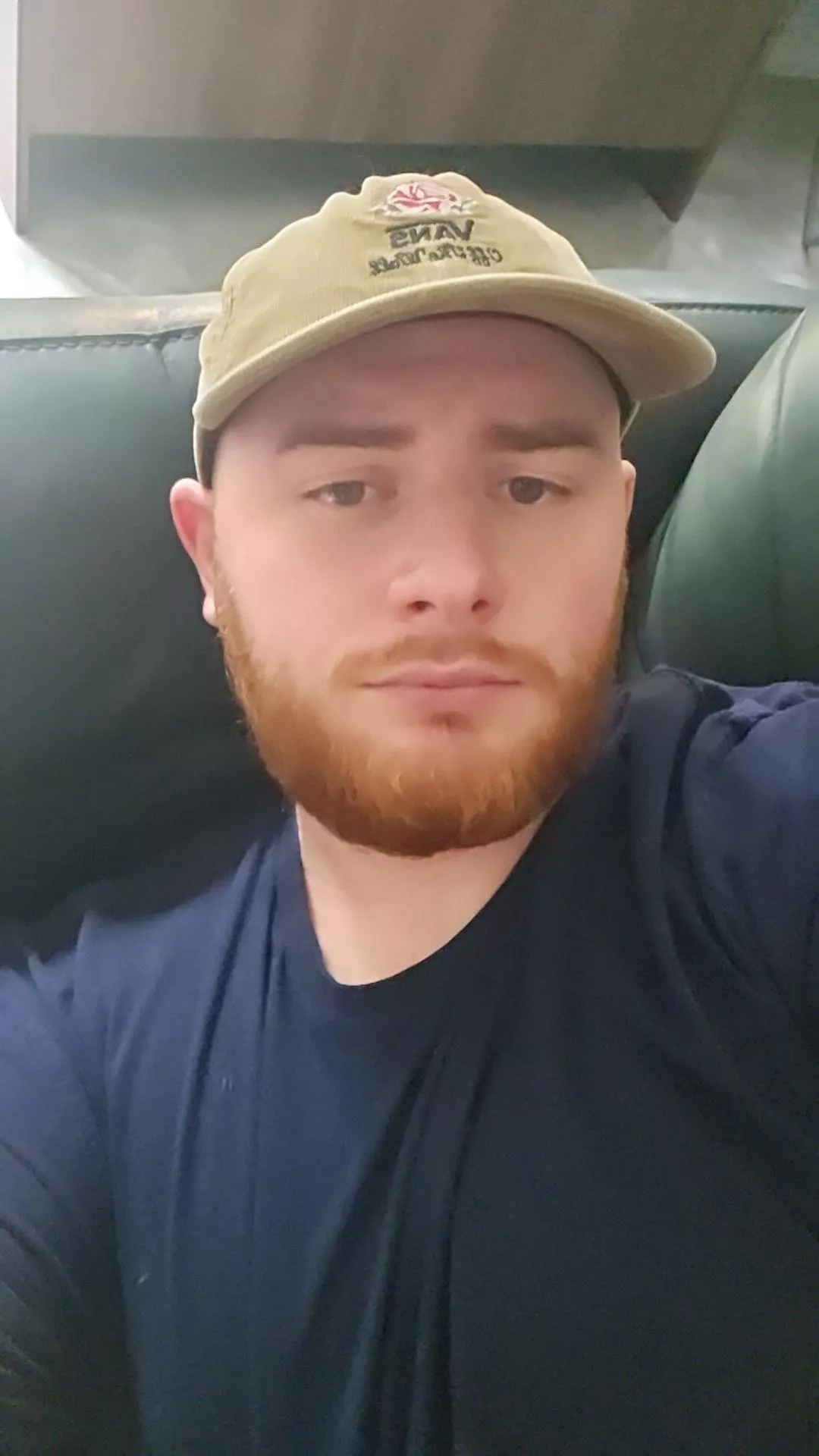 Slave looking for a master to humilate and degrade me