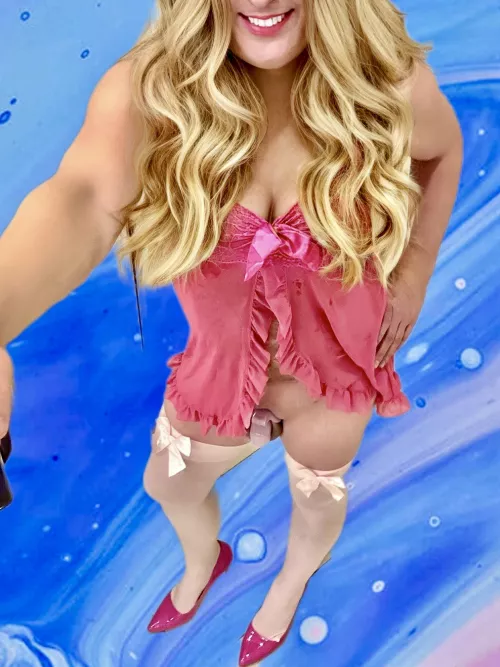 Small, limp, smooth, and caged (naturally 💅)