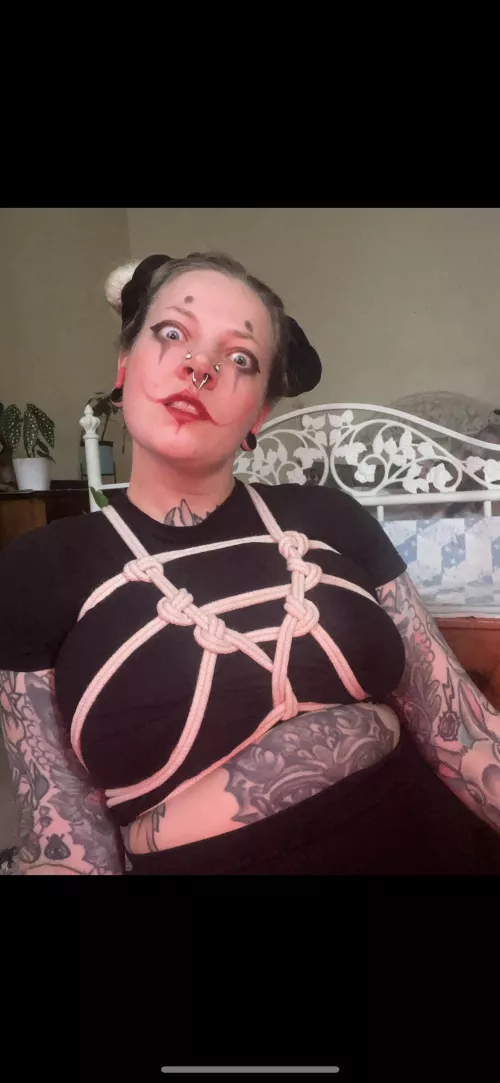 Spooky season self tie