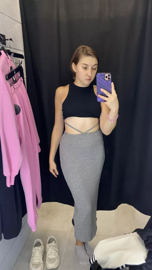 Tight long skirt - yes or no?